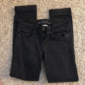 Black American Eagle skinny jeans